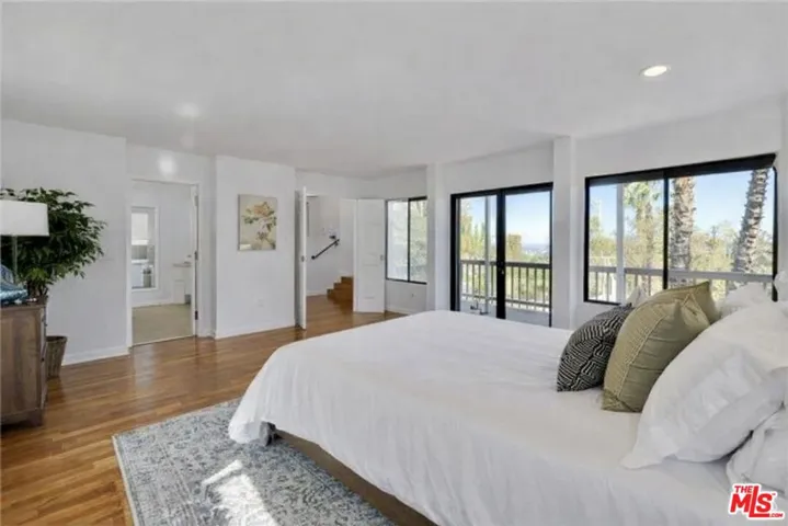 4912 Llano Drive, Woodland Hills, California 91364