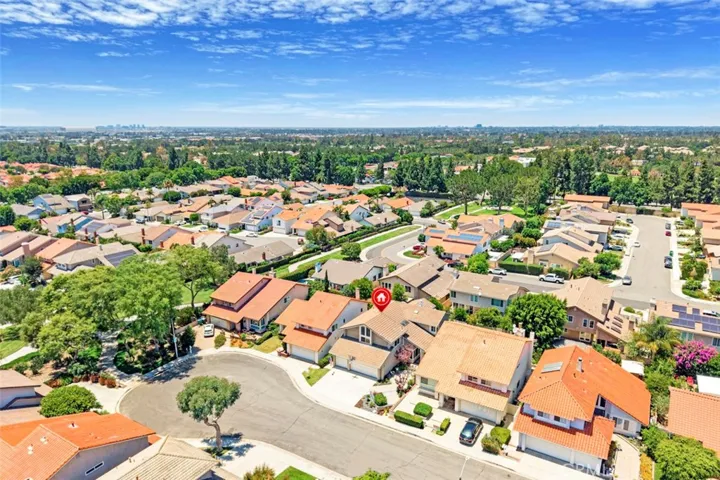 Fantastic location at end of quiet cul de sac backing to trail.  Make 14 a DONE DEAL!