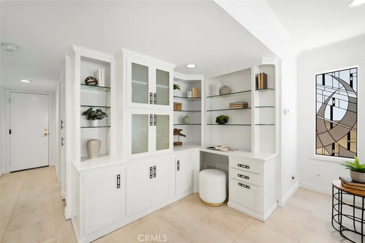 Fantastic location at end of quiet cul de sac backing to trail.  Make 14 a DONE DEAL!
