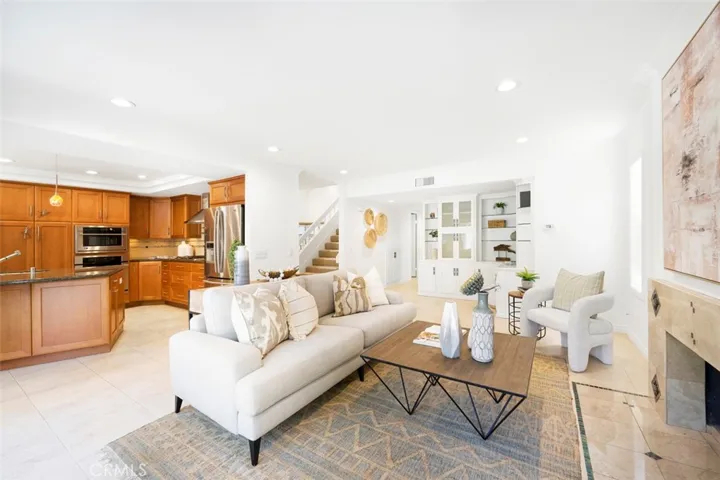 Fantastic location at end of quiet cul de sac backing to trail.  Make 14 a DONE DEAL!