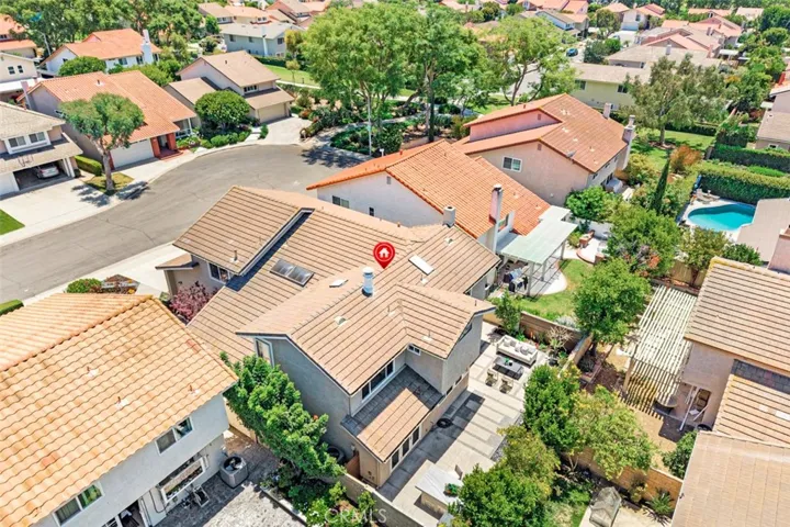 Fantastic location at end of quiet cul de sac backing to trail.  Make 14 a DONE DEAL!