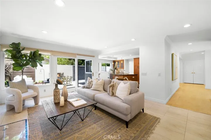 Fantastic location at end of quiet cul de sac backing to trail.  Make 14 a DONE DEAL!