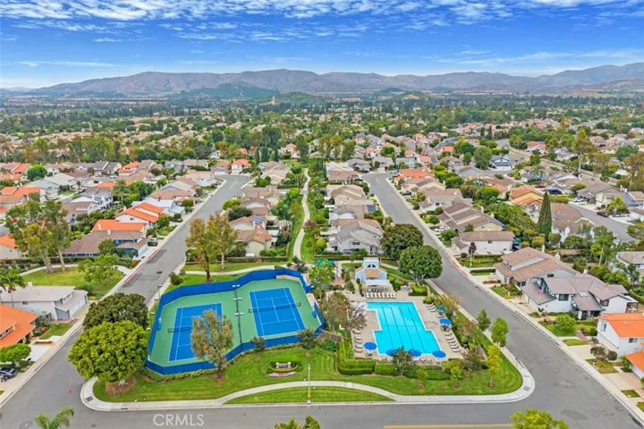 Fantastic location at end of quiet cul de sac backing to trail.  Make 14 a DONE DEAL!