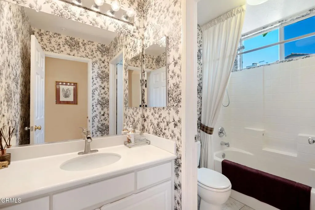 Lower level guest bath