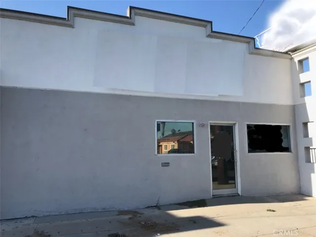 4811 Florence, Bell, California 90201