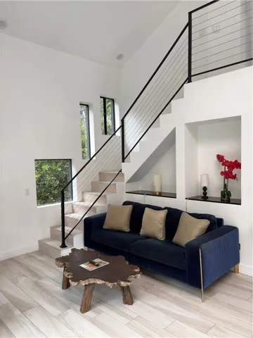 10051 Westwanda Drive, Beverly Hills, California 90210