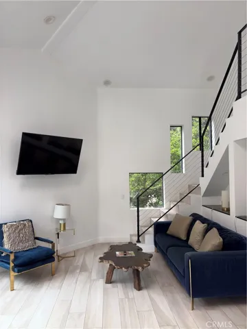 10051 Westwanda Drive, Beverly Hills, California 90210