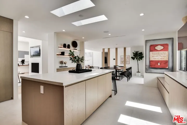8908 Alto Cedro Drive, Beverly Hills, California 90210