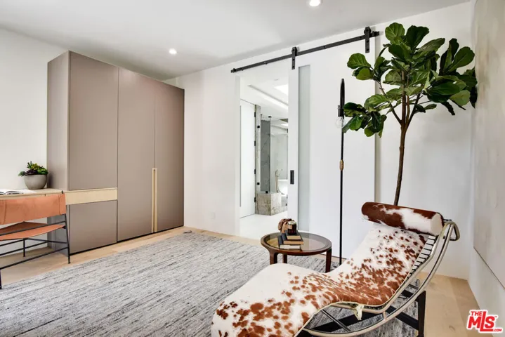 8908 Alto Cedro Drive, Beverly Hills, California 90210
