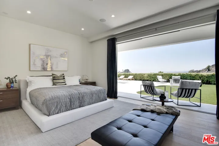 8908 Alto Cedro Drive, Beverly Hills, California 90210