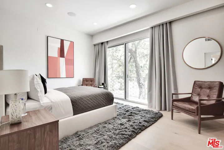 8908 Alto Cedro Drive, Beverly Hills, California 90210