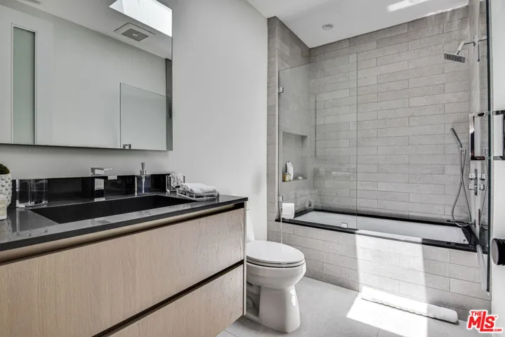 8908 Alto Cedro Drive, Beverly Hills, California 90210