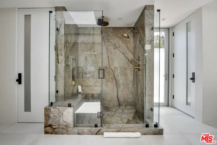 8908 Alto Cedro Drive, Beverly Hills, California 90210