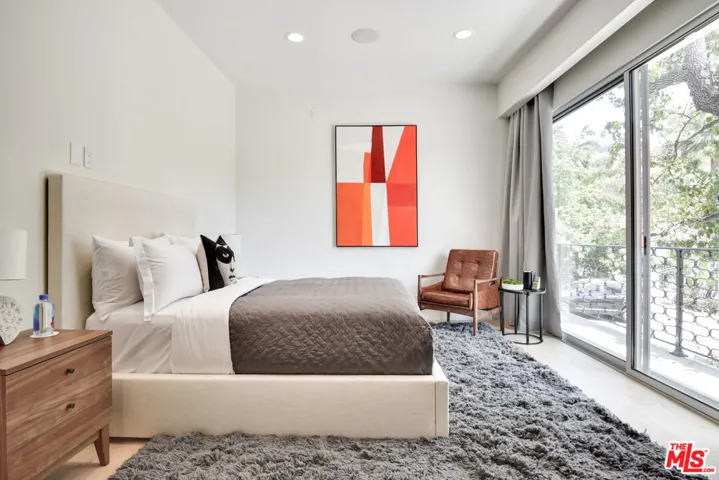 8908 Alto Cedro Drive, Beverly Hills, California 90210