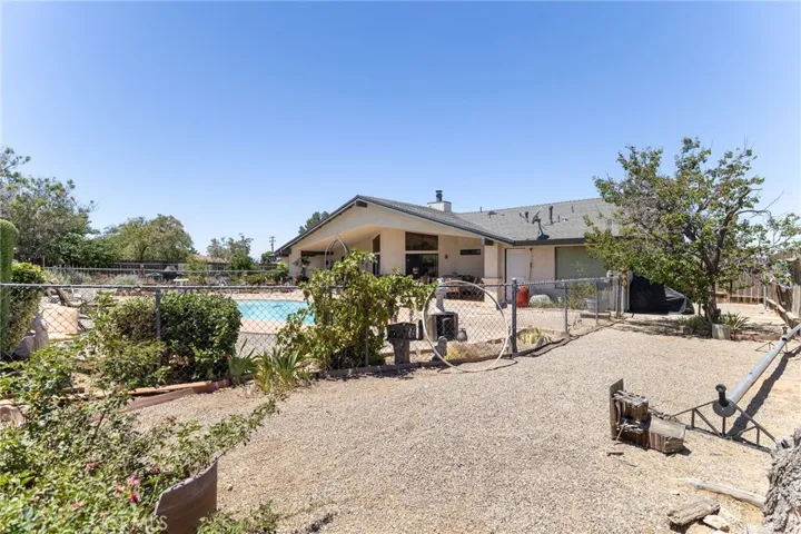 16058 Venango, Apple Valley, California 92307