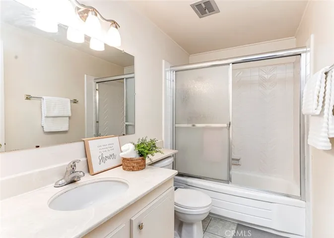 8237 Henshaw, Buena Park, California 90621