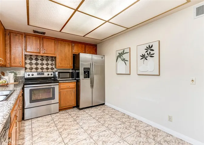 8237 Henshaw, Buena Park, California 90621
