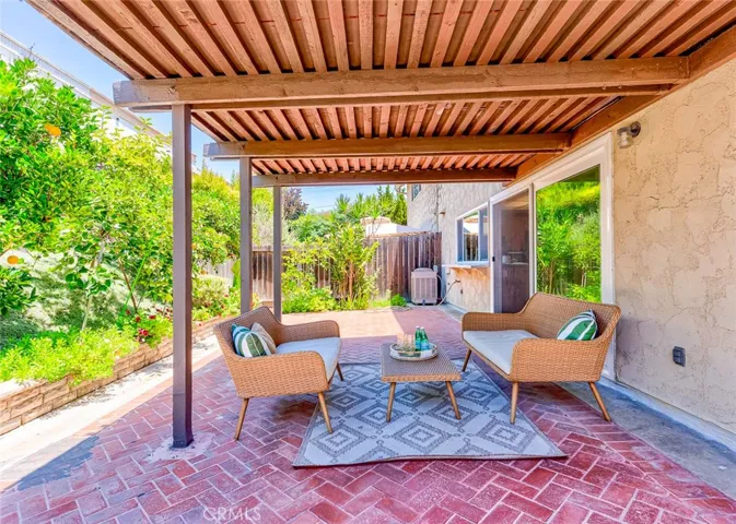 8237 Henshaw, Buena Park, California 90621