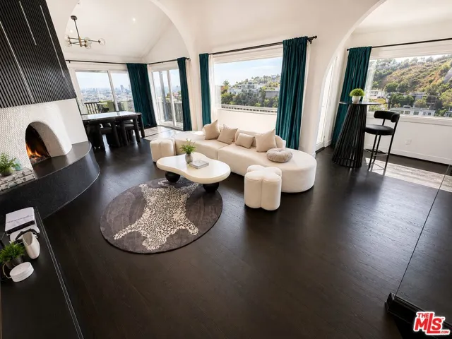 8810 Hollywood Boulevard, West Hollywood, California 90069