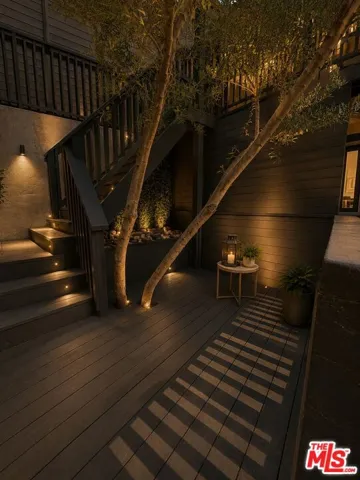Private two-level patio space