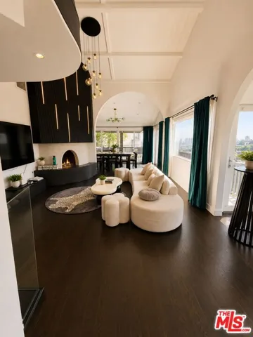 8810 Hollywood Boulevard, West Hollywood, California 90069