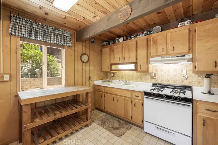 136 Mann, Big Bear City, California 92314