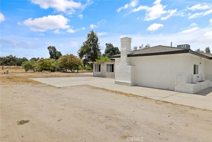 6125 E Mount Whitney, Laton, California 93242