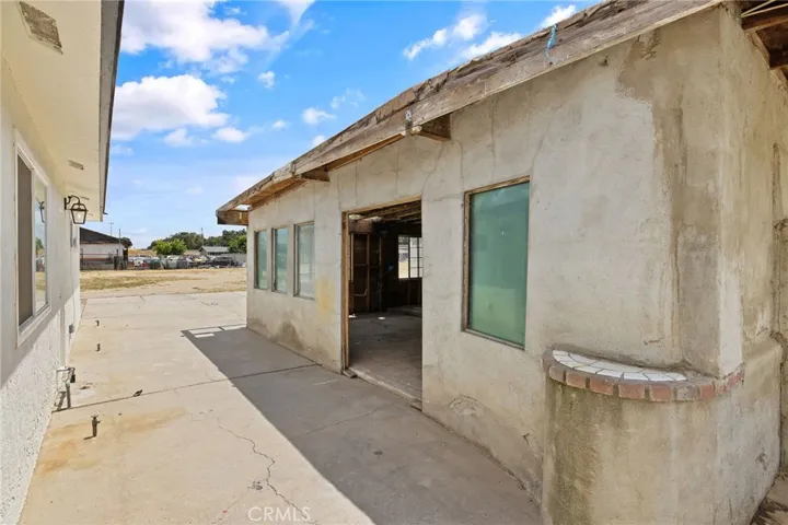 6125 E Mount Whitney, Laton, California 93242