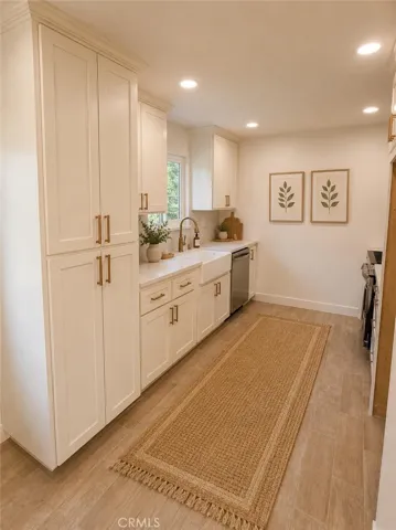 6125 E Mount Whitney, Laton, California 93242