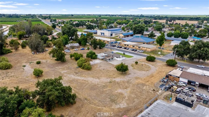 6125 E Mount Whitney, Laton, California 93242