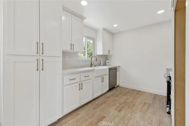 6125 E Mount Whitney, Laton, California 93242