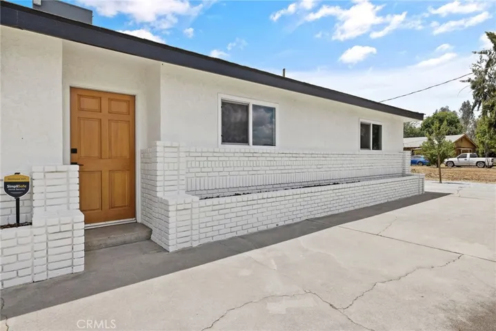 6125 E Mount Whitney, Laton, California 93242