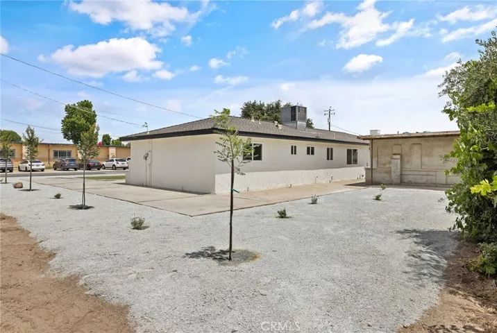6125 E Mount Whitney, Laton, California 93242