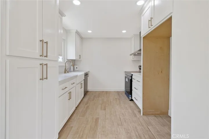 6125 E Mount Whitney, Laton, California 93242