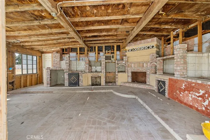 6125 E Mount Whitney, Laton, California 93242