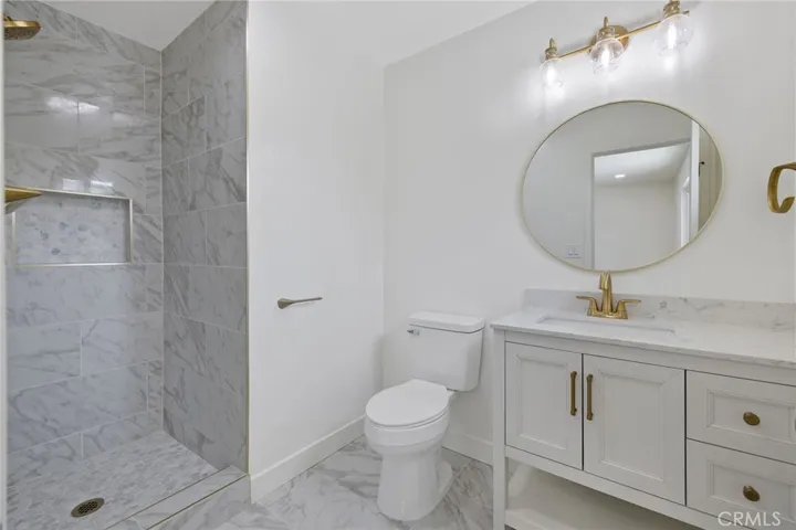 6125 E Mount Whitney, Laton, California 93242
