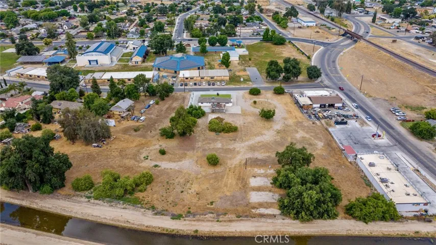 6125 E Mount Whitney, Laton, California 93242