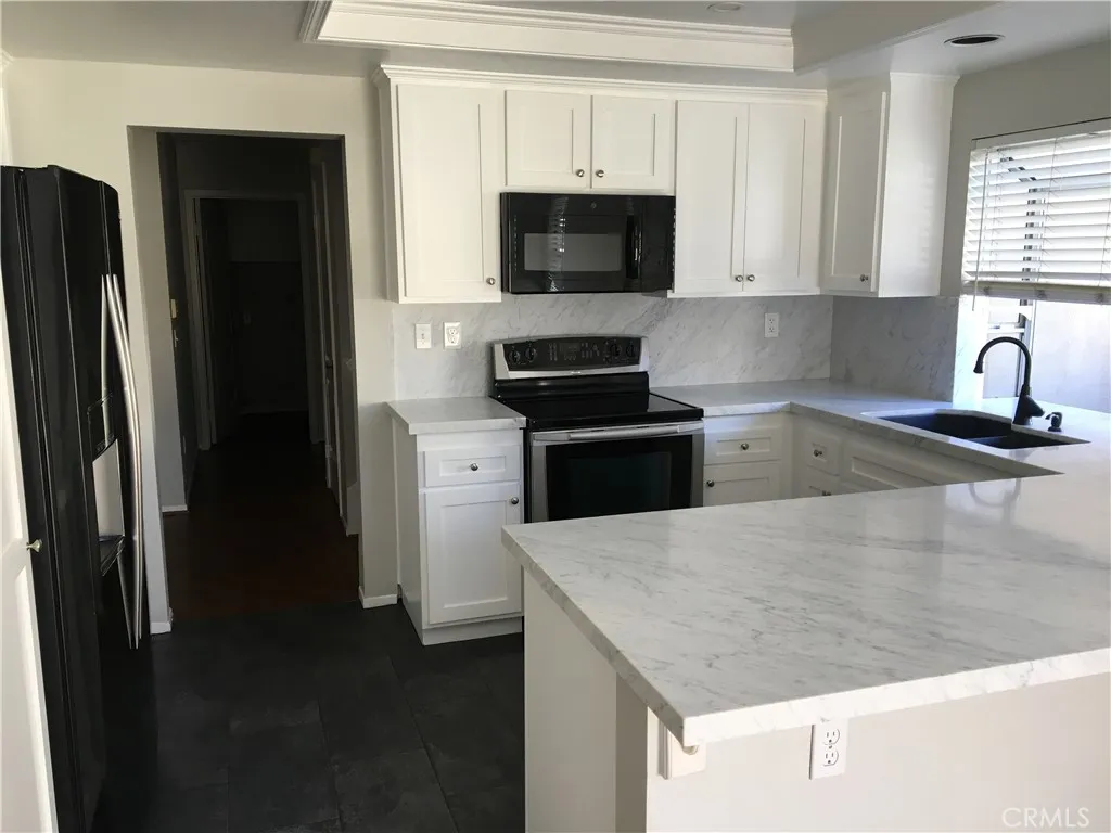Photo taken prior to current tenant occupancy