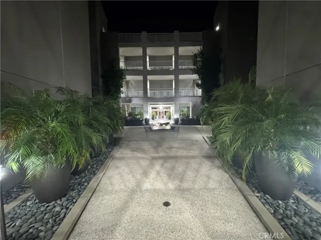 21 Gramercy 218, Irvine, California 92612