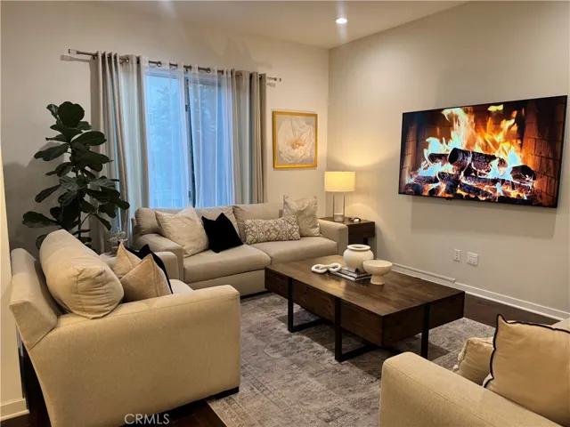 21 Gramercy 218, Irvine, California 92612