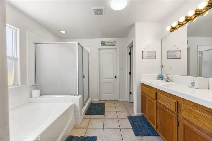 3523 Floral Meadow, Bakersfield, California 93308