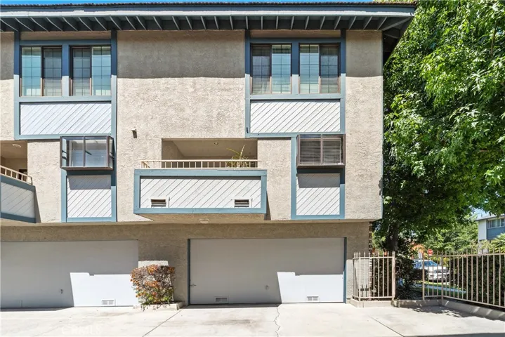 Front unit courtyard view