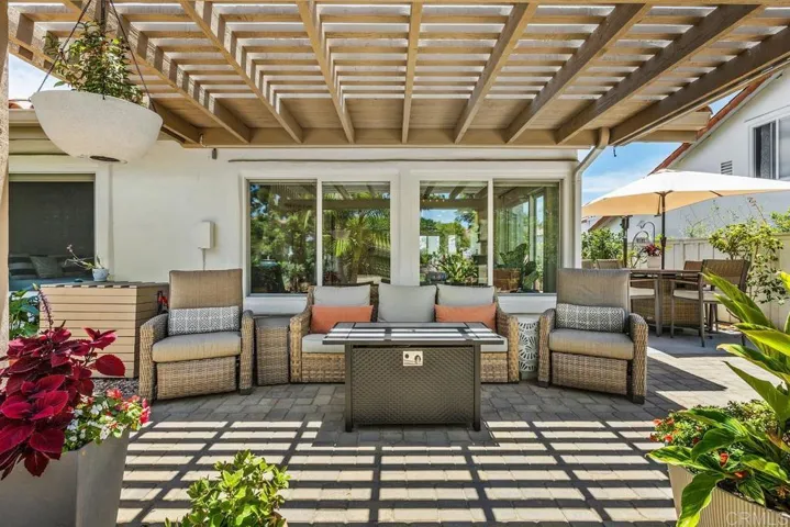 4722 Collinos Way, Oceanside, California 92056
