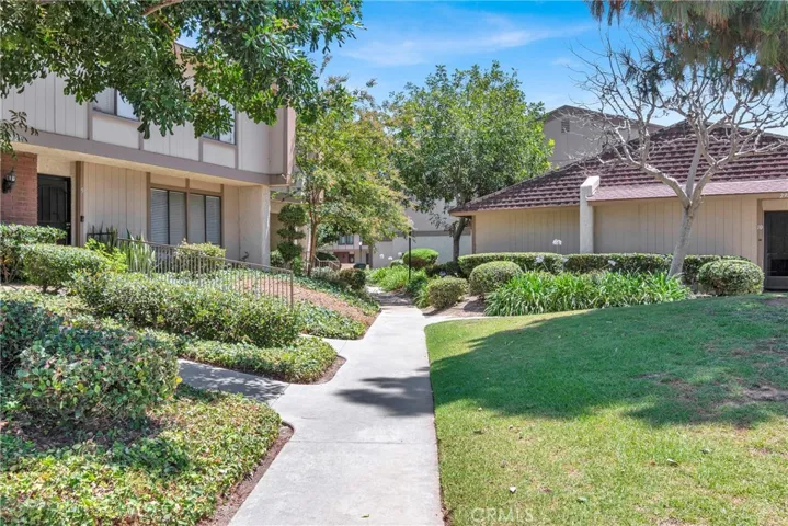2993 N Cottonwood 13, Orange, California 92865