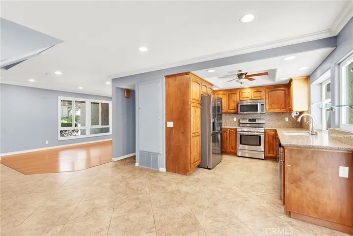 2993 N Cottonwood 13, Orange, California 92865