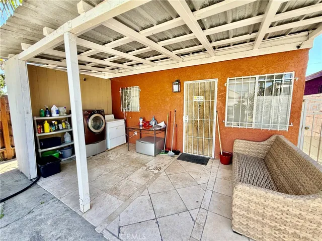 8906 Elm, Los Angeles, California 90002