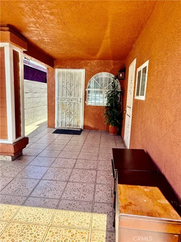 8906 Elm, Los Angeles, California 90002