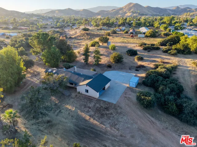 33201 Barber Road, Santa Clarita, California 91390