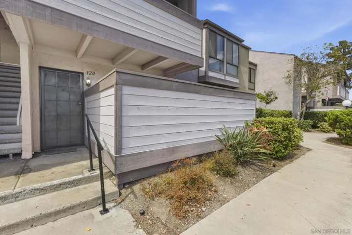 9120 Gramercy 320, San Diego, California 92123