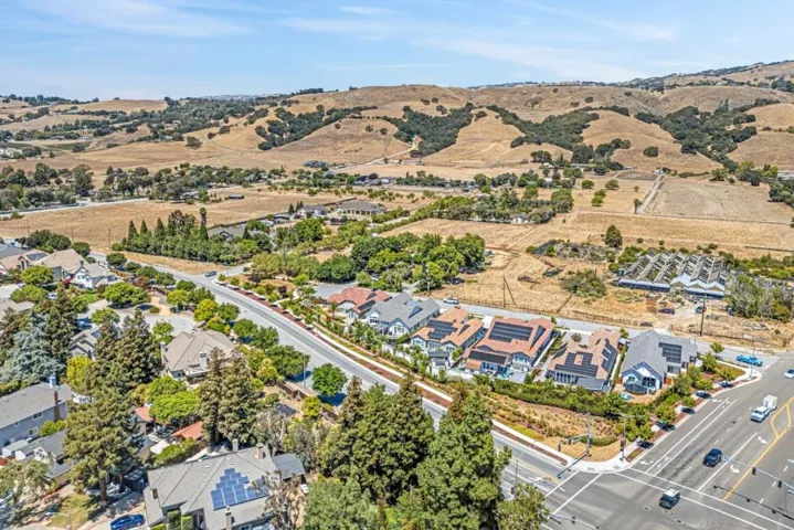17045 Hill Road, Morgan Hill, California 95037